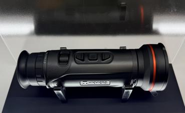Falcon  FQ50  2.0  640x512  12ym  1920x1080  OLED  2600m  6,5h